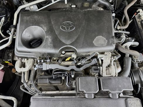 Used 2019 Toyota RAV4 LE image 37