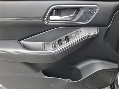 Used 2023 Nissan Rogue Platinum w/ Platinum Premium Package AWD/4WD image 14