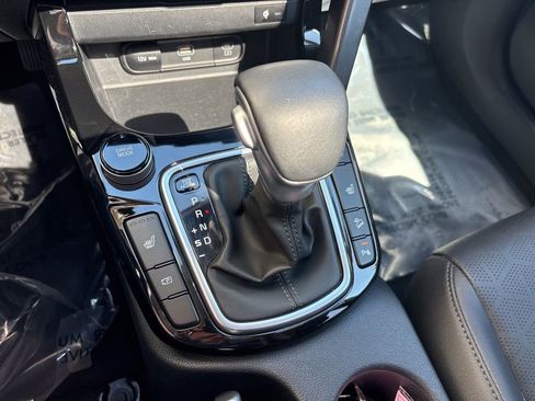 Certified 2025 Kia Seltos EX w/ EX Sunroof Package AWD/4WD image 20