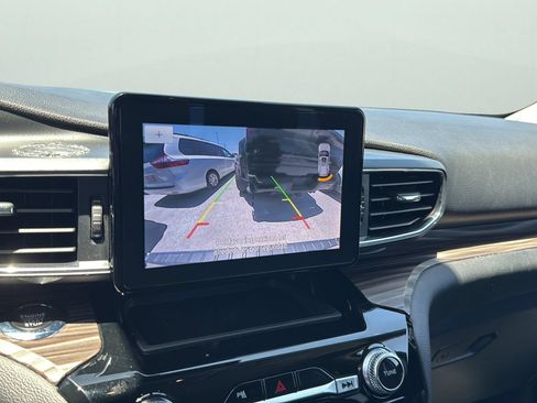 Certified 2024 Ford Explorer Limited RWD image 15