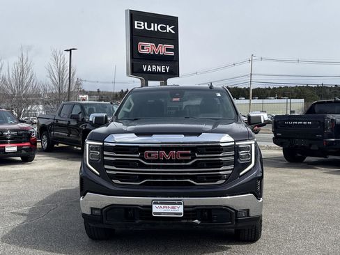 Used 2022 GMC Sierra 1500 SLT w/ SLT Convenience Package image 2