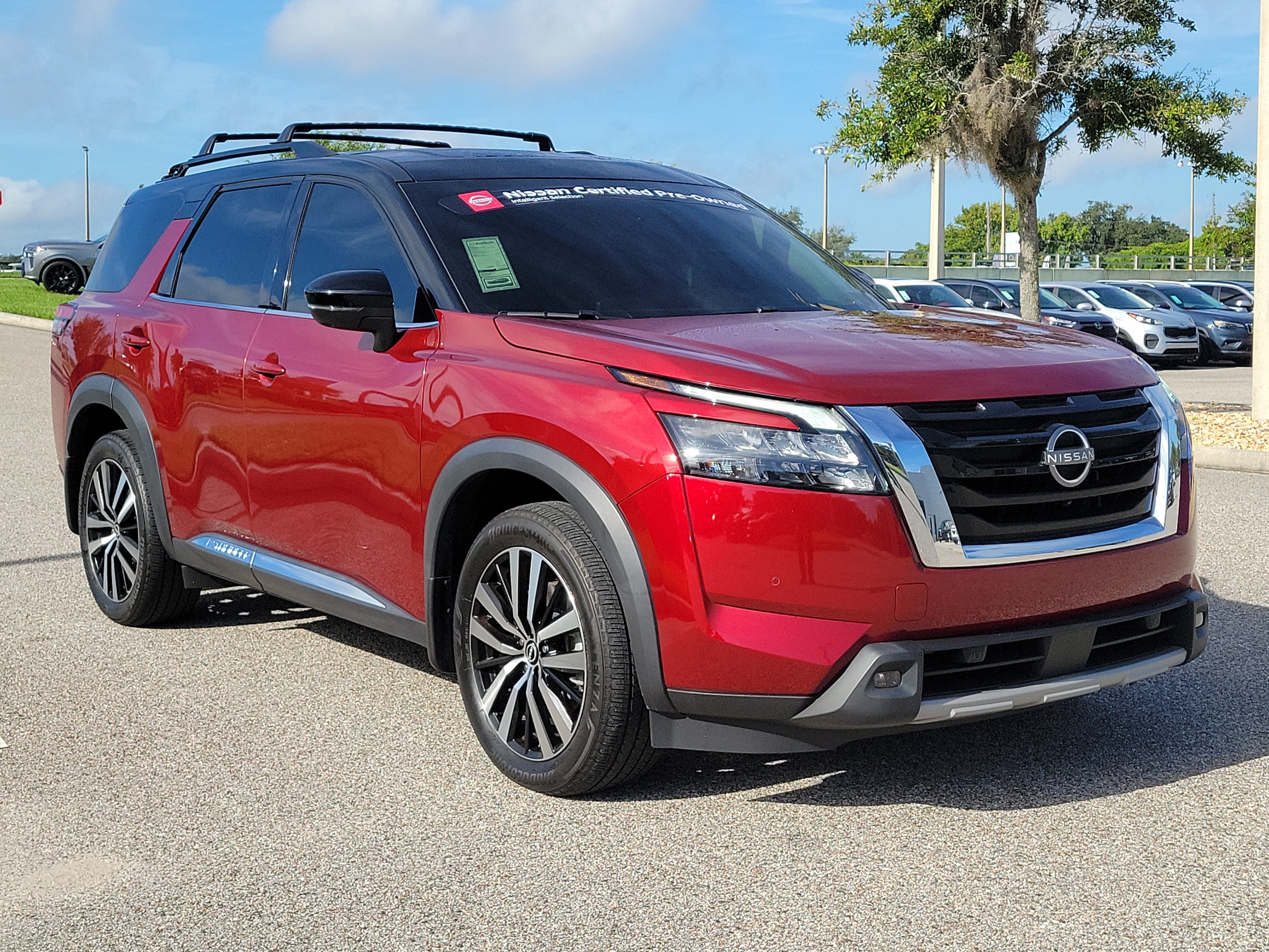 Certified 2025 Nissan Pathfinder Platinum w/ Cargo Package AWD/4WD image 3