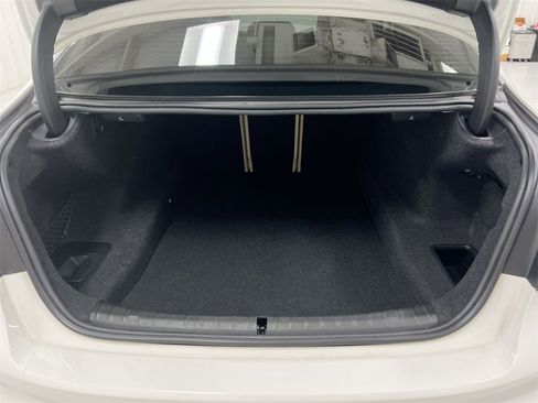 Used 2019 BMW M550i xDrive w/ Premium Package image 25