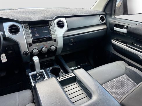Used 2019 Toyota Tundra SR5 w/ SR5 Upgrade Package AWD/4WD image 21
