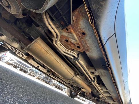 Used 2011 GMC Acadia SLT image 17