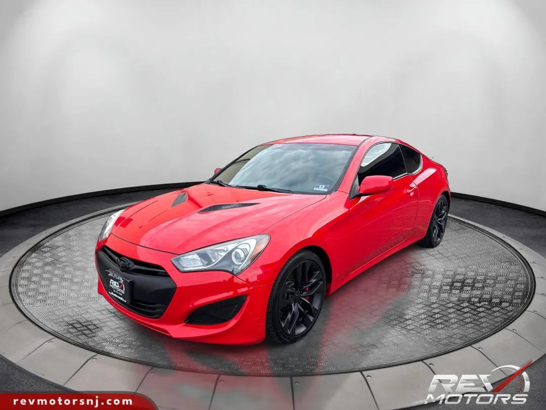 Used 2013 Hyundai Genesis 2.0T RWD image 1