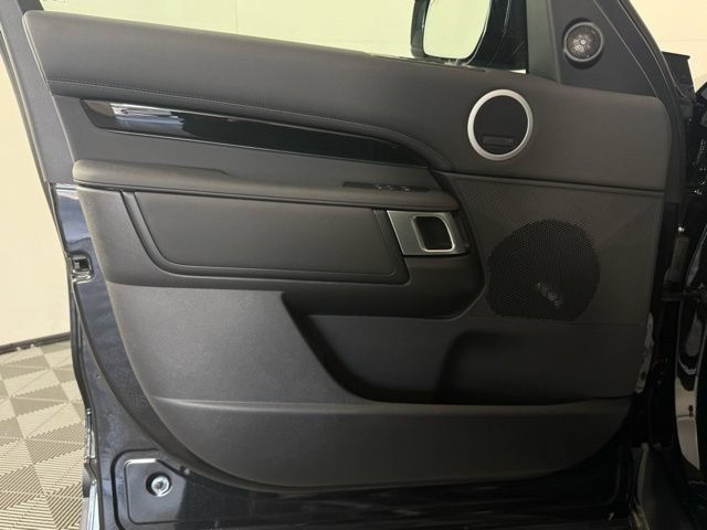 Used 2026 Land Rover Discovery S AWD/4WD image 29