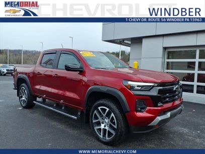 Used 2024 Chevrolet Colorado Z71 w/ Z71 Convenience Package 2