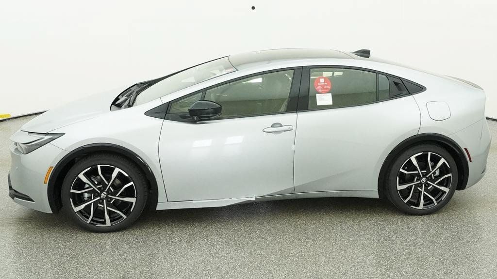 New 2027 Toyota Prius Plug-In Hybrid FWD image 36