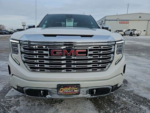 Used 2024 GMC Sierra 1500 Denali w/ Technology Package image 8