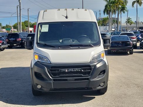 Used 2025 RAM ProMaster 2500 w/ Convenience Group FWD image 2