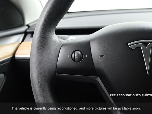 Used 2023 Tesla Model Y 2WD image 16