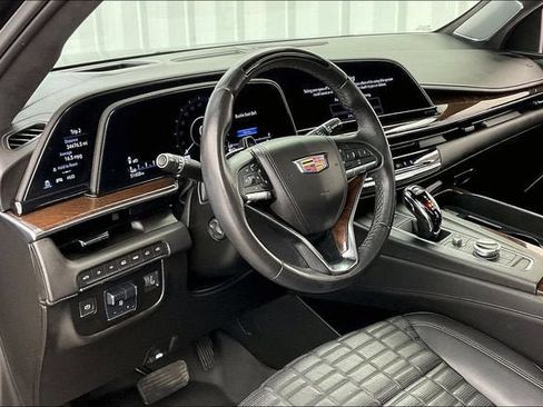 Used 2023 Cadillac Escalade Sport Platinum AWD/4WD image 17