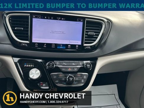 Used 2024 Chrysler Pacifica Touring-L image 29