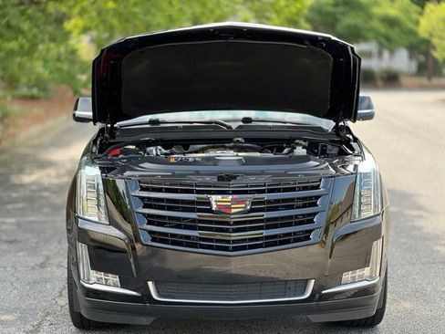 Used 2018 Cadillac Escalade ESV Luxury RWD image 45