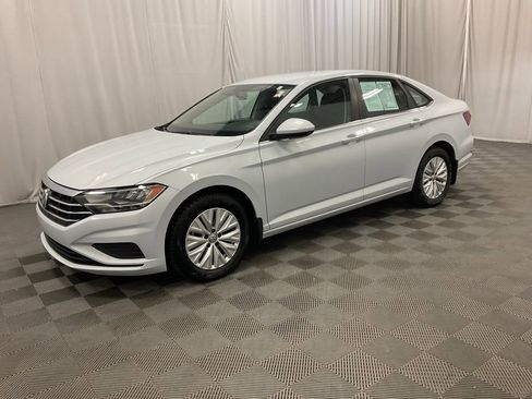 Used 2019 Volkswagen Jetta image 5