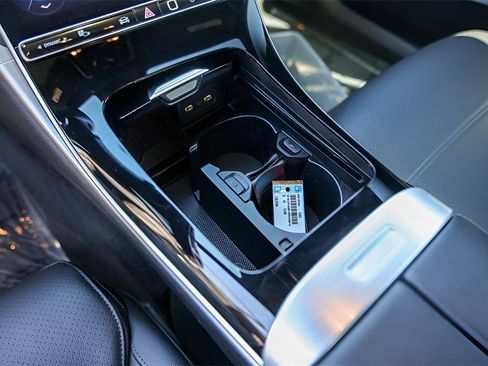 Used 2025 Mercedes-Benz C 300 Sedan image 22