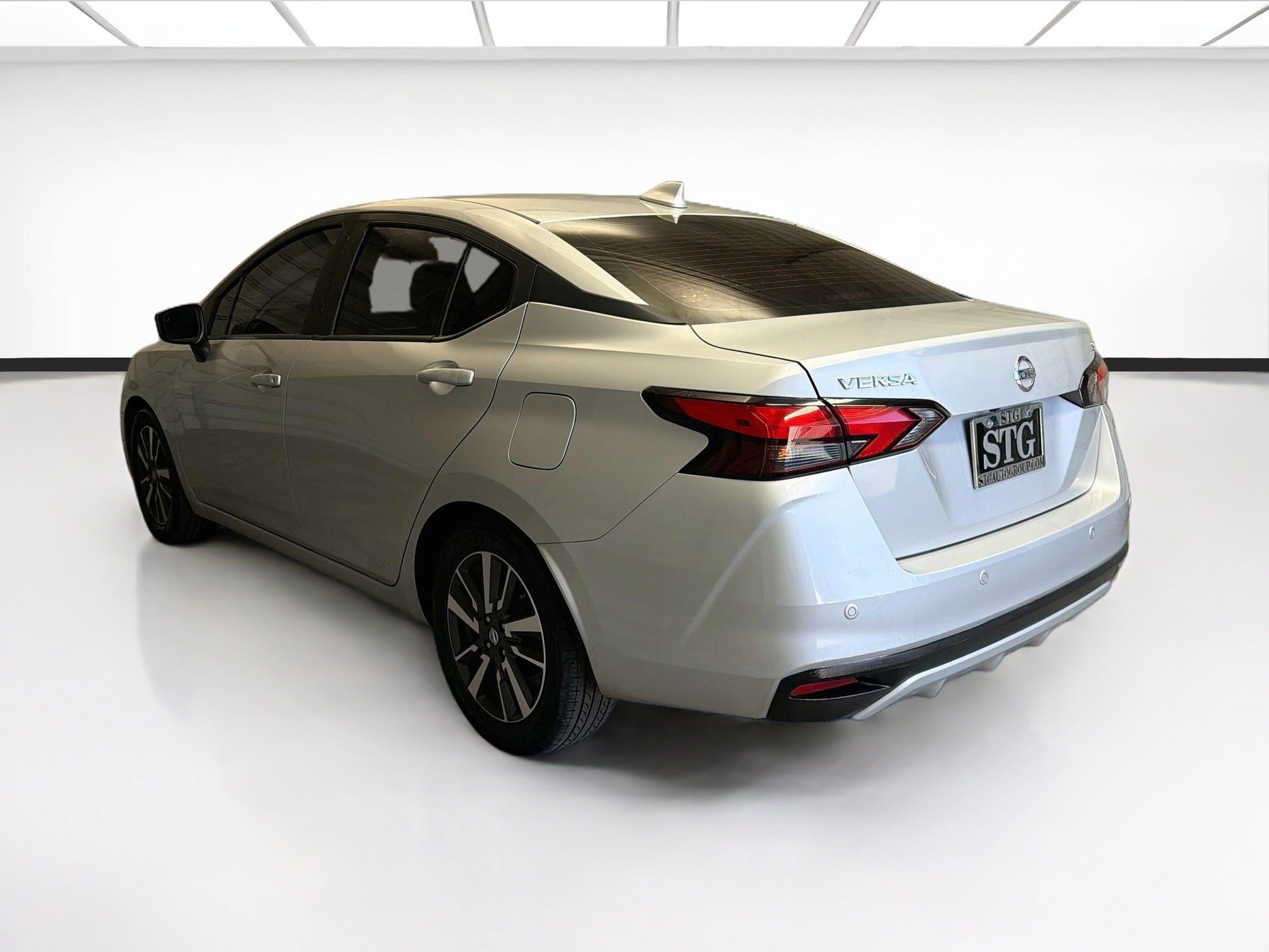 Used 2020 Nissan Versa SV FWD image 6
