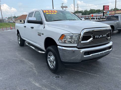 Used 2014 RAM 2500 Tradesman w/ Chrome Appearance Group AWD/4WD image 8