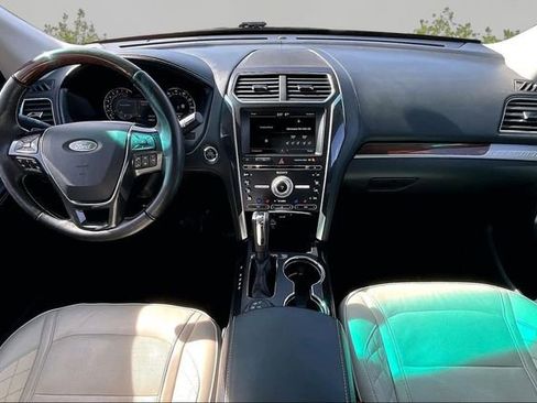 Used 2016 Ford Explorer Platinum image 14