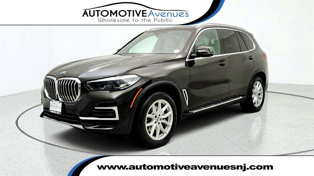 Used 2022 BMW X5 xDrive40i w/ Premium Package AWD/4WD image 1