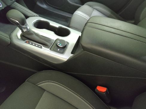 Used 2024 Chevrolet Blazer LT FWD image 26