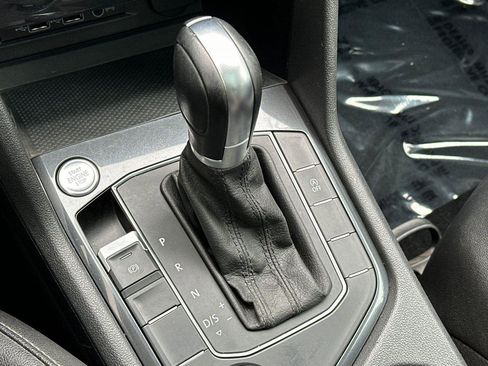 Used 2019 Volkswagen Tiguan S image 21