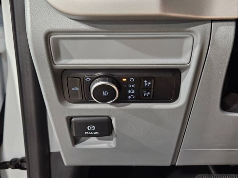 Used 2023 Ford F150 XLT w/ Trailer Tow Package image 25