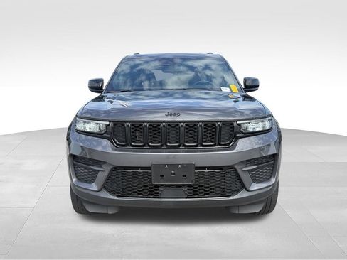 Used 2023 Jeep Grand Cherokee Altitude AWD/4WD image 24