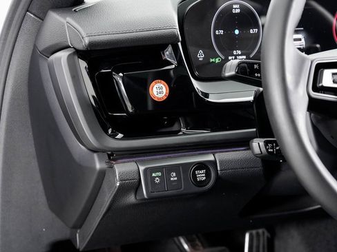 Used 2025 Porsche Panamera 4 image 11