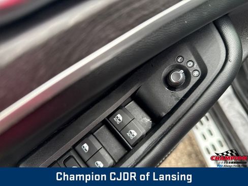 Used 2022 Jeep Grand Cherokee Limited image 13