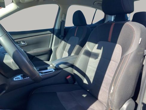 Used 2022 Nissan Sentra SR w/ Electronics Package image 8