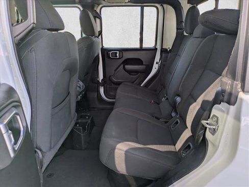 Used 2023 Jeep Gladiator Sport image 12