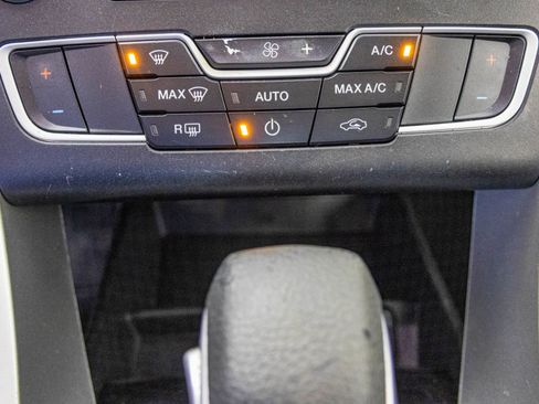 Used 2016 Ford Fusion SE FWD image 25