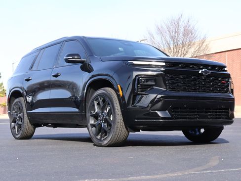 New 2026 Chevrolet Traverse RS w/ LPO, Floor Liner Package image 1