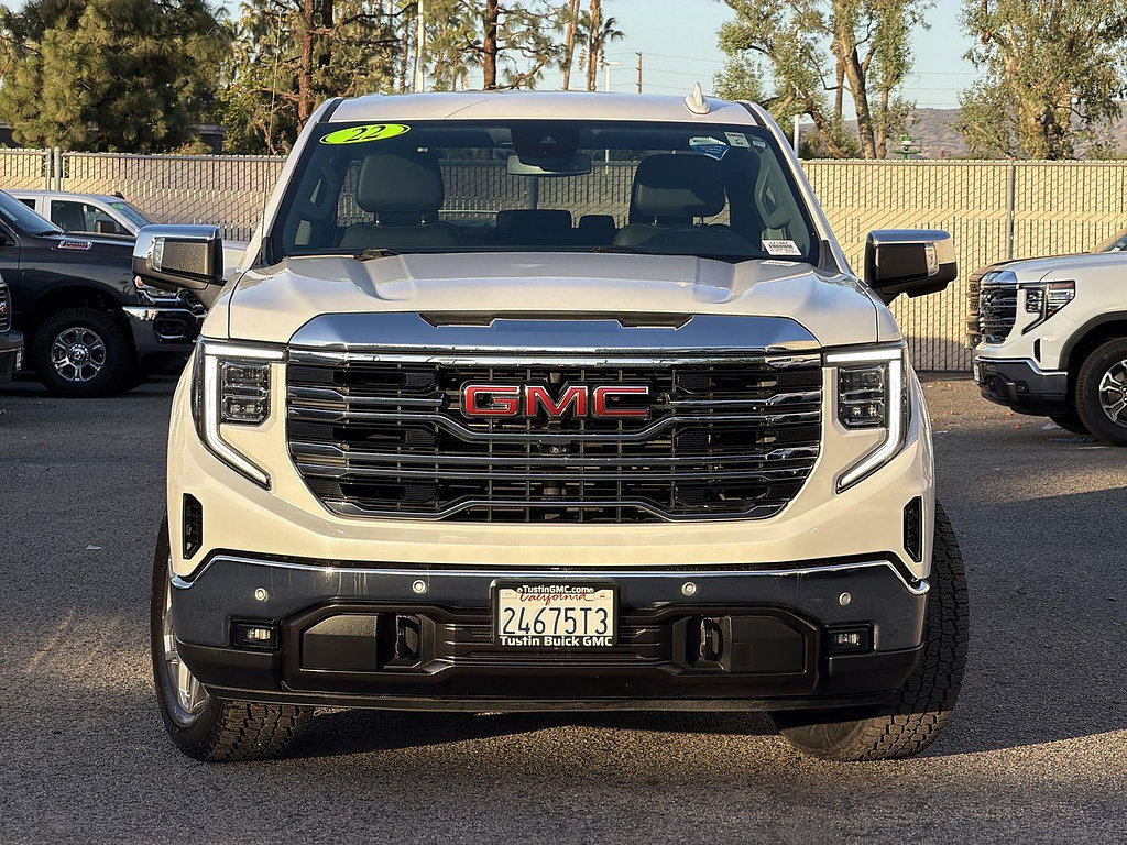 Used 2022 GMC Sierra 1500 SLT w/ SLT Premium Package RWD image 2