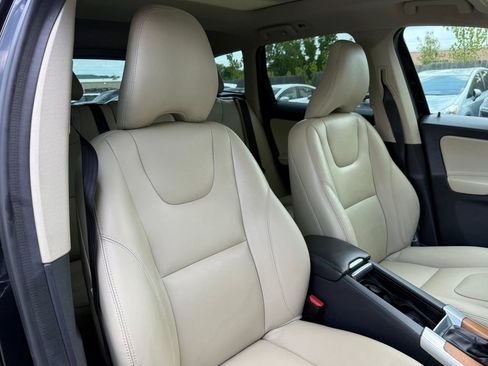 Used 2017 Volvo XC60 T5 Inscription w/ Preferred Option Package FWD image 23