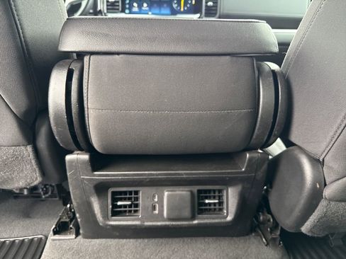 Used 2023 Chevrolet Silverado 1500 LT image 30