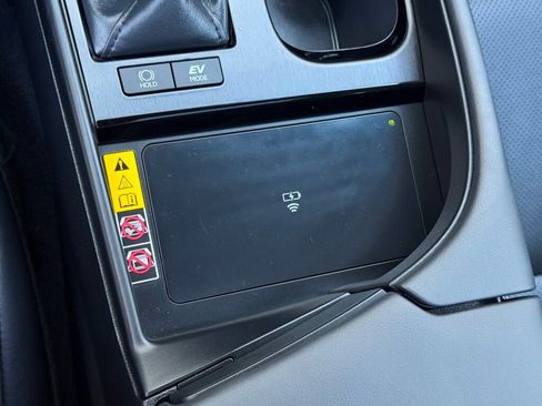 Certified 2025 Lexus ES 300h w/ Premium Package image 22