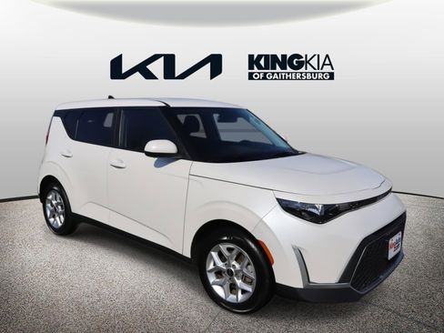 Certified 2023 Kia Soul LX w/ LX Technology Package image 1