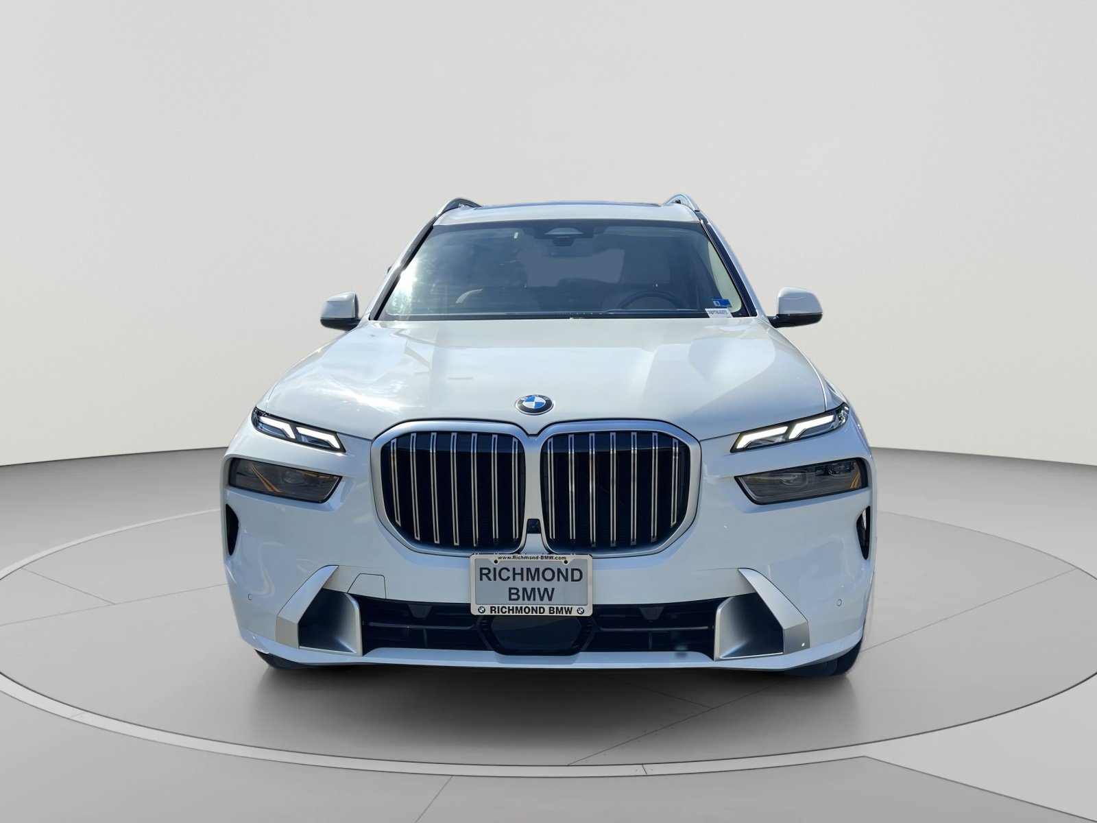 Used 2026 BMW X7 xDrive40i AWD/4WD image 8