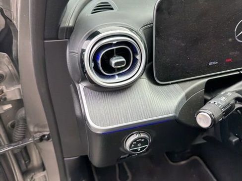 Used 2022 Mercedes-Benz C 300 4MATIC Sedan image 12