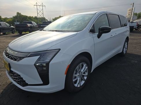 New 2027 Chrysler Pacifica Select AWD/4WD image 3