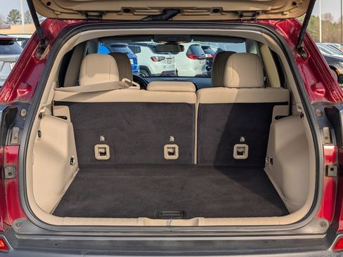 Certified 2019 Jeep Cherokee Latitude w/ Cold Weather Group image 27