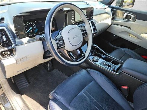 Used 2022 Kia Sorento SX Prestige w/ Panoramic Sunroof Package image 10
