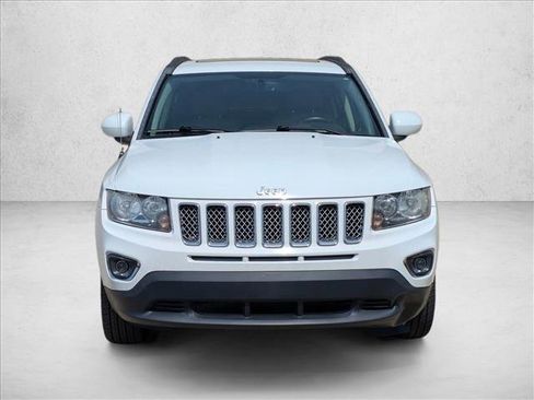 Used 2015 Jeep Compass High Altitude image 2