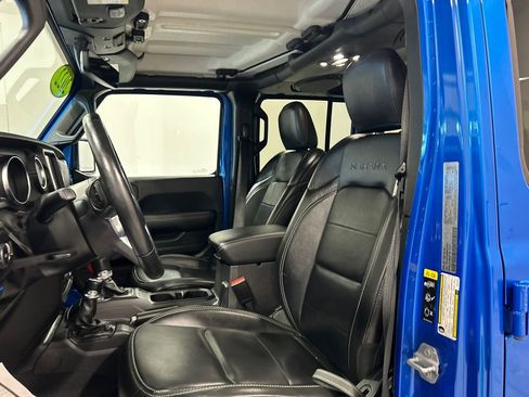 Used 2022 Jeep Wrangler Unlimited Sahara w/ Dual Top Group image 16