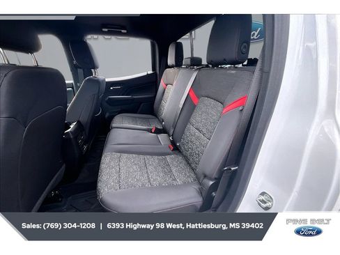 Used 2024 Chevrolet Colorado Z71 w/ Z71 Convenience Package 2 AWD/4WD image 20