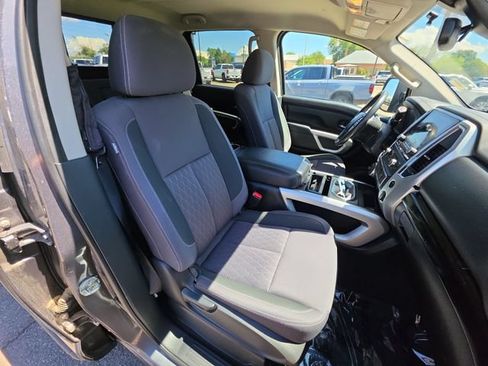 Used 2021 Nissan Titan SV w/ SV Convenience Package AWD/4WD image 18