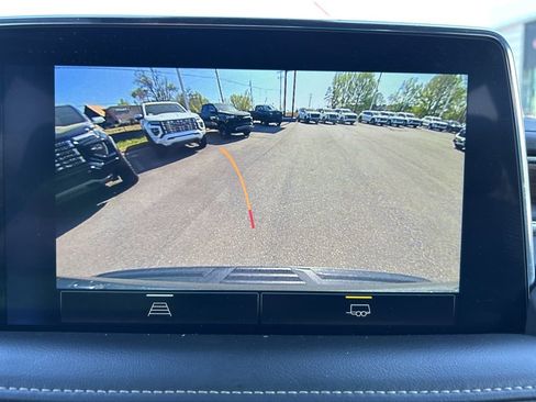 Used 2023 Chevrolet Suburban Premier image 22